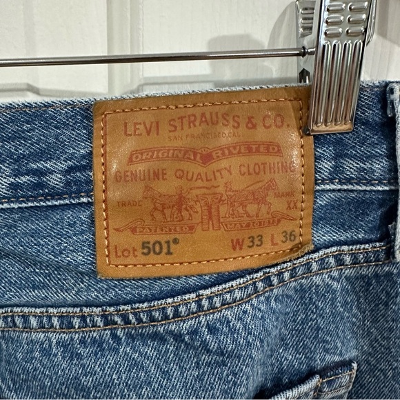 Levi Jeans Original Fit - Light Wash - Picture 8 of 16